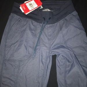The north face Aphrodite pants (navy blue)